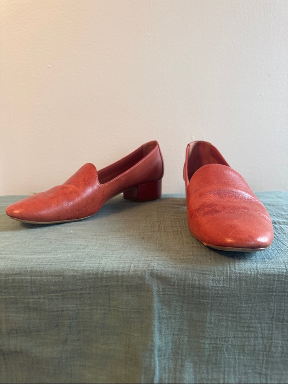 Mansur Gavriel 1 1/4” heel, burnt tan color, leather, size 40. Elegant